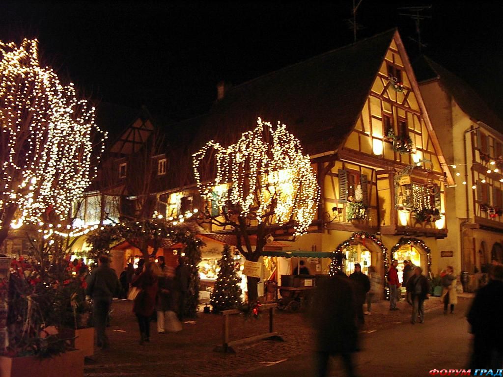 Рождественская ярмарка в деревне Eguisheim, Эльзас