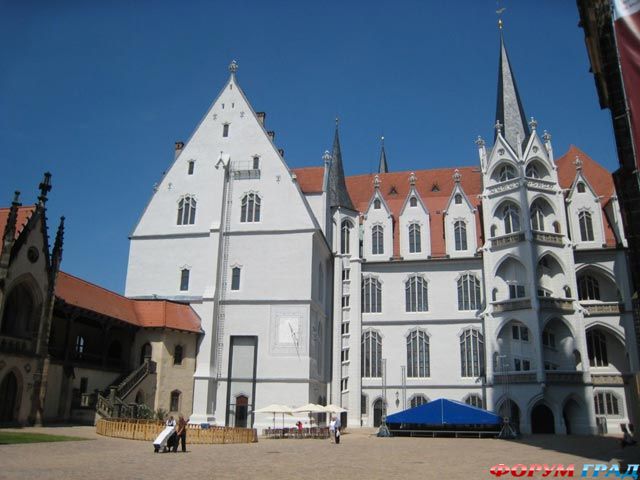 Замок Альбрехтсбург