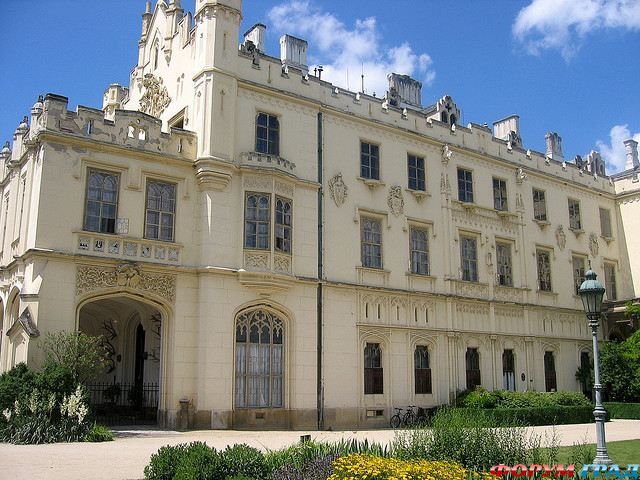 Замок Леднице