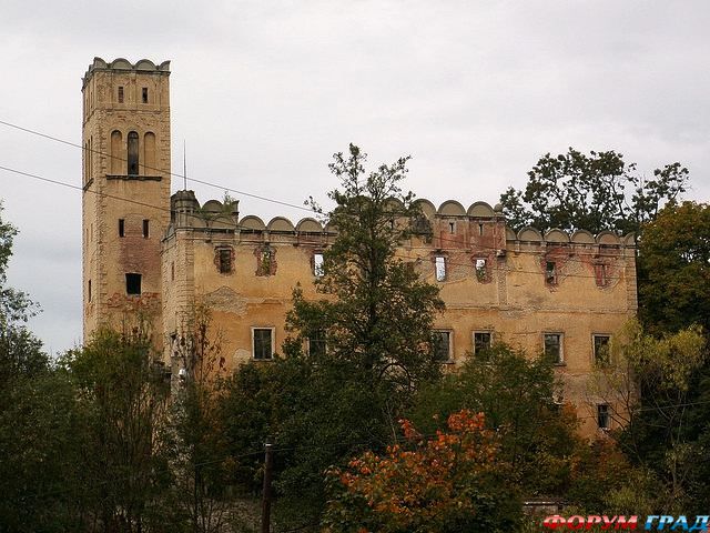 Замок Ратно Дольне