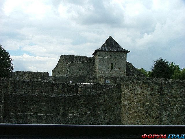 Тронная крепость