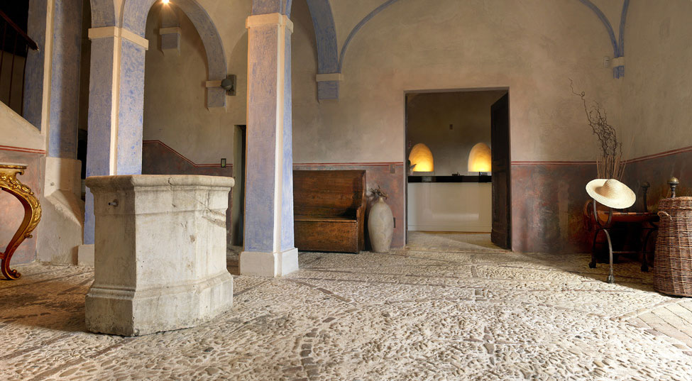 Отель-дворец Castello di Semivicoli, Италия