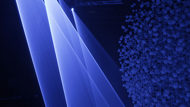 hyundai-fluidic-sculpture-in-motion-installation-at-milan-07