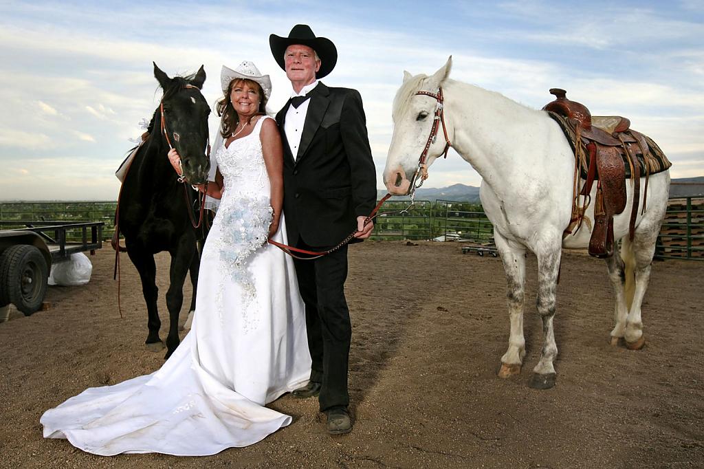 horse-themed-wedding