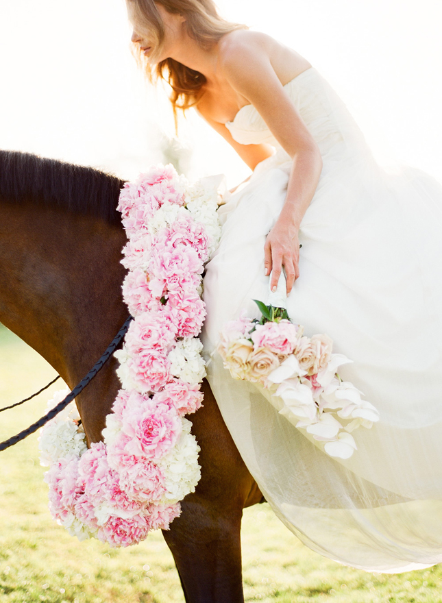 horse-themed-wedding