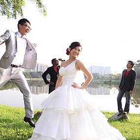 bride-groom-jump-06