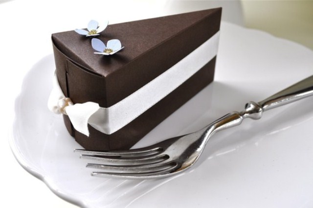 cake-slice-boxes-for-guest-favors
