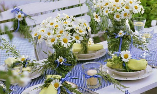 Сервировка стола цветами