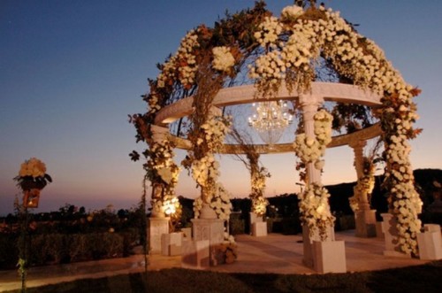 20-alternative-wedding-altars-13