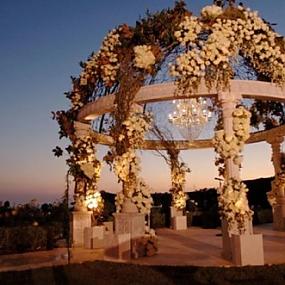 20-alternative-wedding-altars-13