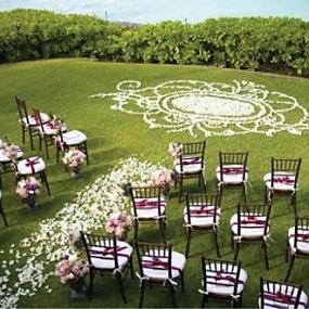 25-romantic-wedding-aisle-petals-decor-ideas-11