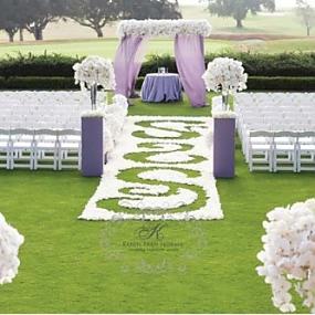 25-romantic-wedding-aisle-petals-decor-ideas-24