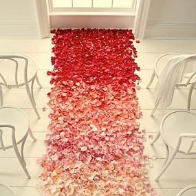 25-romantic-wedding-aisle-petals-decor-ideas-8