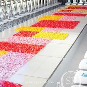 25-romantic-wedding-aisle-petals-decor-ideas-9