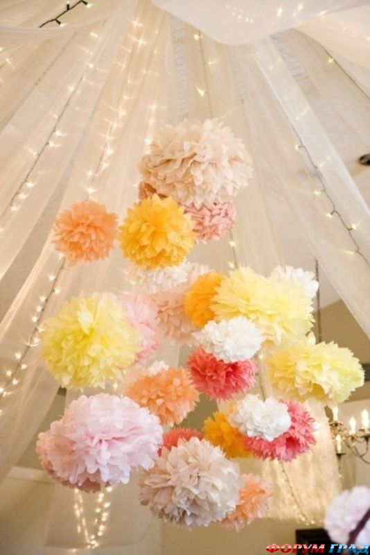 30-hanging-paper-pompoms-decor-ideas-for-your-wedding