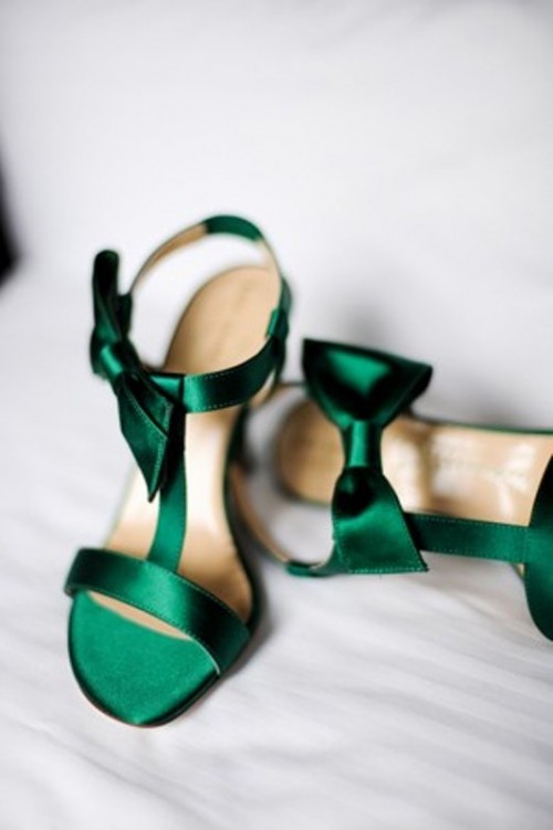 40-trendy-emerald-green-wedding-ideas-12