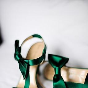 40-trendy-emerald-green-wedding-ideas-12