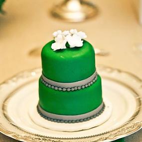 40-trendy-emerald-green-wedding-ideas-21