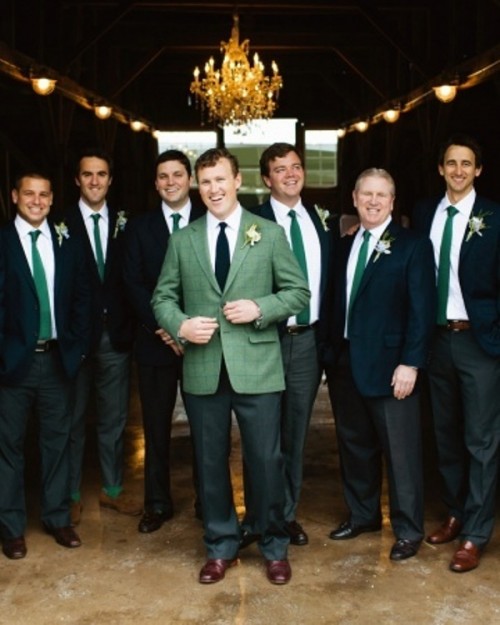 40-trendy-emerald-green-wedding-ideas-7