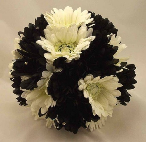 awesome-ideas-for-a-black-and-white-wedding
