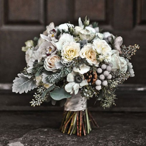 beautiful-winter-wedding-bouquets