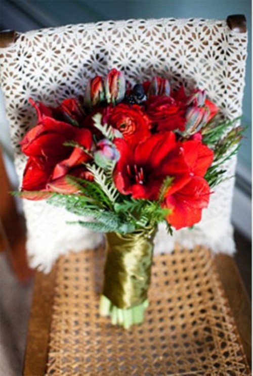 beautiful-winter-wedding-bouquets