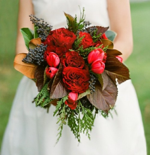 beautiful-winter-wedding-bouquets