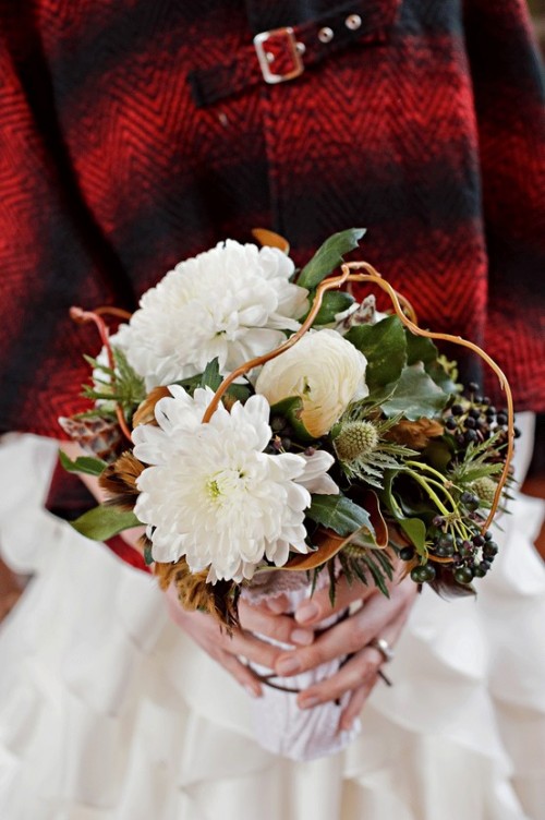 beautiful-winter-wedding-bouquets