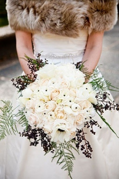 beautiful-winter-wedding-bouquets