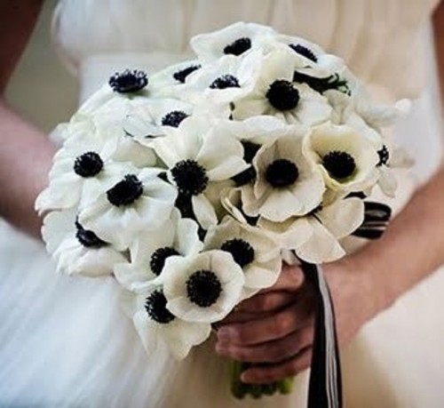 beautiful-winter-wedding-bouquets