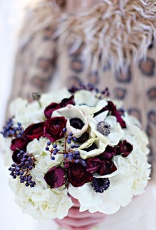 beautiful-winter-wedding-bouquets