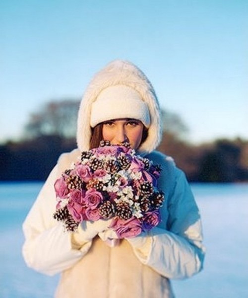 beautiful-winter-wedding-bouquets