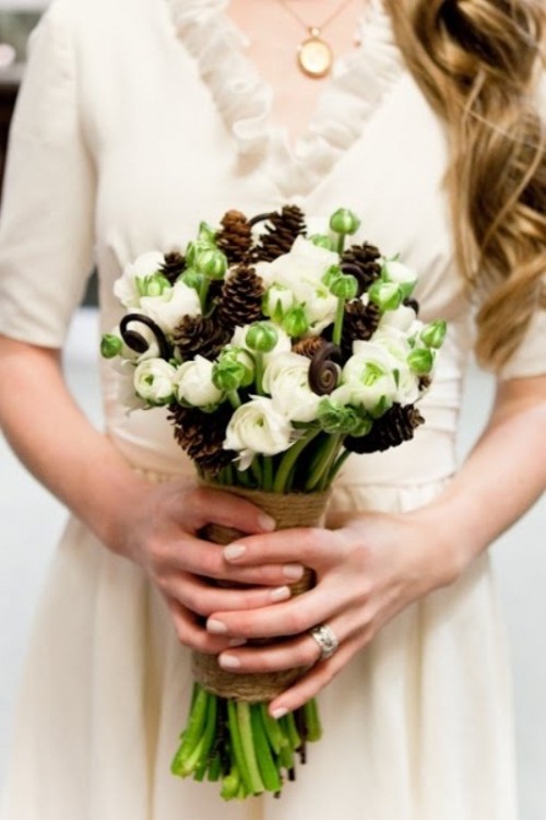 beautiful-winter-wedding-bouquets