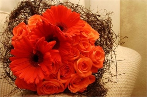bright-orange-bridal-bouquets