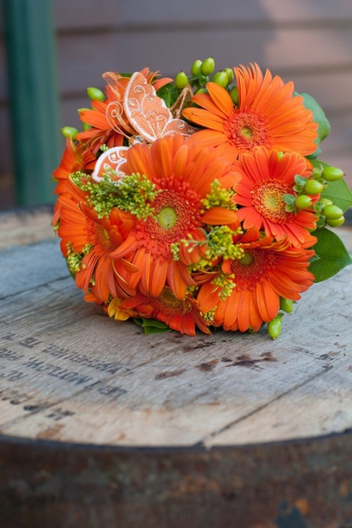bright-orange-bridal-bouquets-24