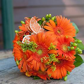 bright-orange-bridal-bouquets-24