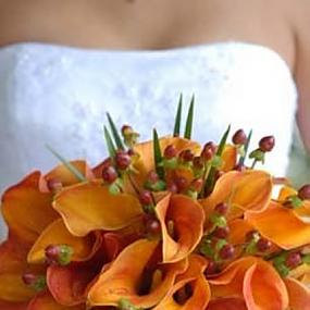 bright-orange-bridal-bouquets-25