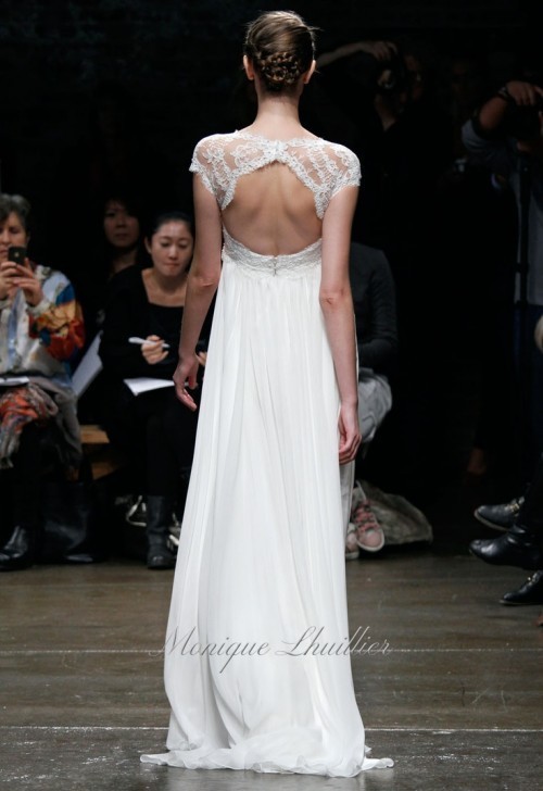 charming-keyhole-back-wedding-dresses