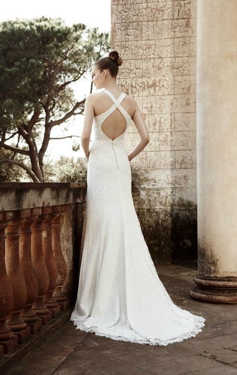 charming-keyhole-back-wedding-dresses13