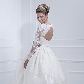 charming-keyhole-back-wedding-dresses22