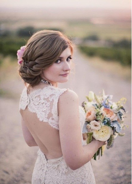 charming-keyhole-back-wedding-dresses