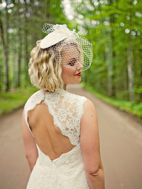 charming-keyhole-back-wedding-dresses