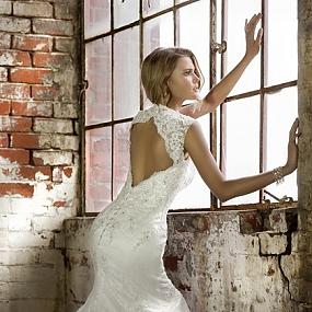 charming-keyhole-back-wedding-dresses35