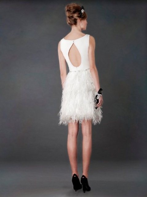 charming-keyhole-back-wedding-dresses