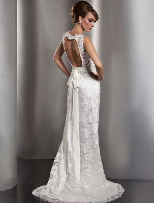charming-keyhole-back-wedding-dresses