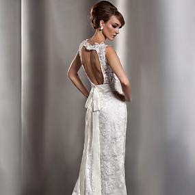 charming-keyhole-back-wedding-dresses7