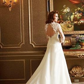 charming-keyhole-back-wedding-dresses8