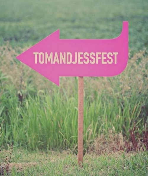 creative-wedding-sign-designs