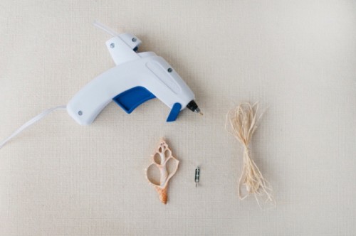 cute-diy-seashell-boutonniere