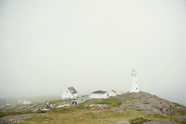 danielle-josephs-newfoundland-lighthouse-elopement